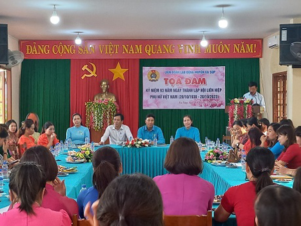 LĐLĐ huyện Ea Súp phối hơp với Hội LHPN huyện triển khai các hoạt động chào mừng Đại hội Công đoàn tỉnh Đắk Lắk, nhiệm kỳ 2023 - 2028.